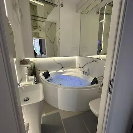 Salt No 2 - Jacuzzi Apartment *