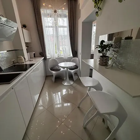 Salt No 2 - Jacuzzi *