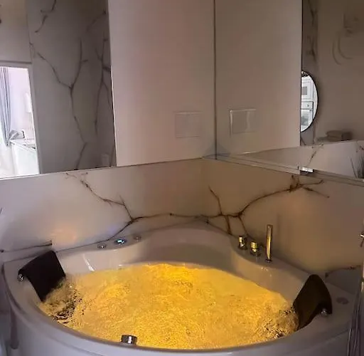 Salt No 2 - Jacuzzi *